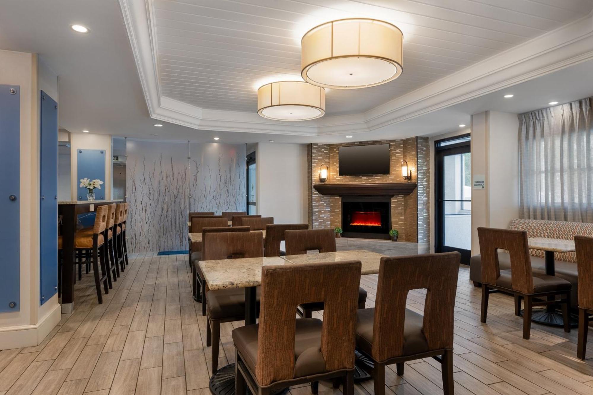 Holiday Inn Express Tallahassee By Ihg Экстерьер фото